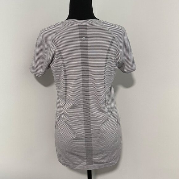 Lululemon Swiftly Tech T-Shirt Womens 10 Gray Activewear Gym Yoga Running - Picture 2 of 10